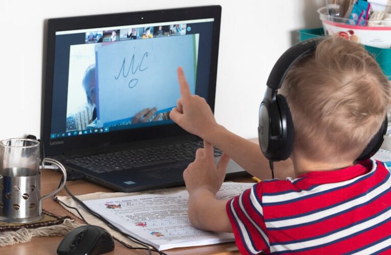 La nueva tecnología de mejora de audio en MCPS está ayudando a garantizar que ningún niño se quede atrás