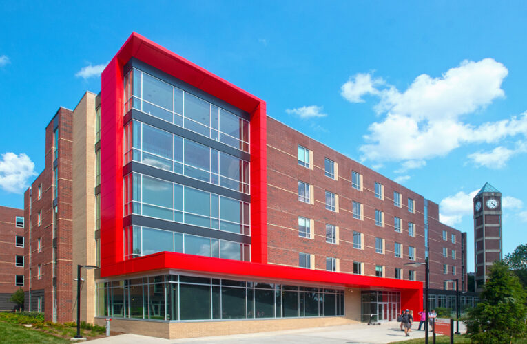 La residencia de Belknap se abre a los estudiantes.