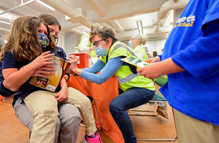 Vacuna de refuerzo COVID-19 actualizada en Louisville: quién puede recibirla y cuándo