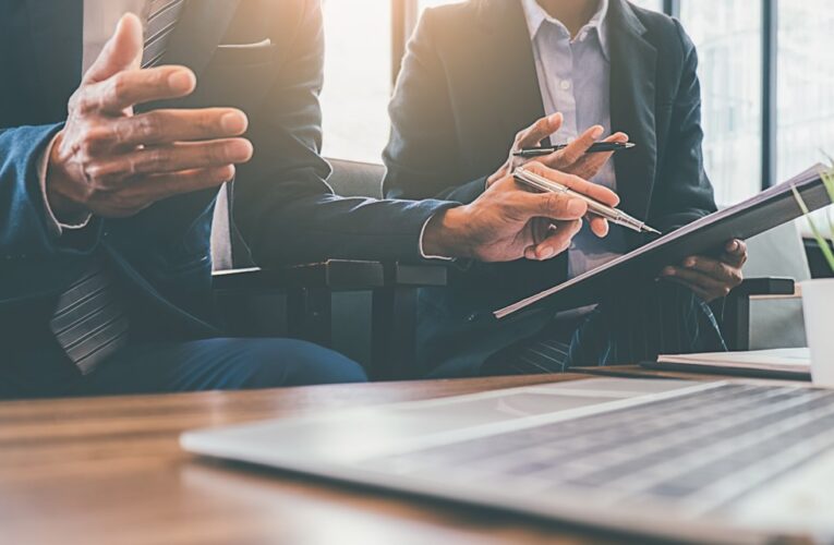 Ayuntamientos en línea que se enfocan en mejorar el sistema de cuidado de crianza de Kentucky; como participar