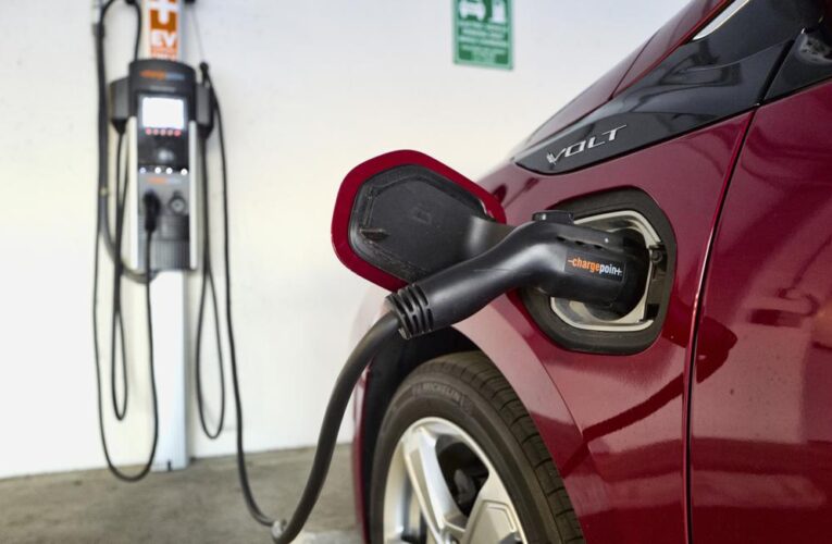 17 estados evalúan adoptar el mandato de autos eléctricos de California