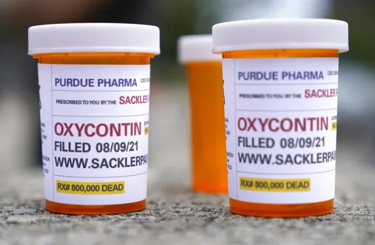 Johnson & Johnson decide pagar millones por demanda de opiáceos