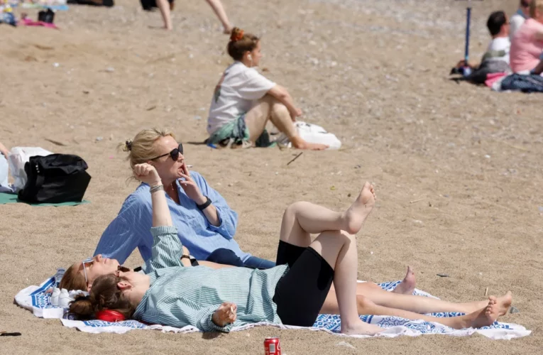 Miami Beach prohíbe fumar en playas y parques públicos