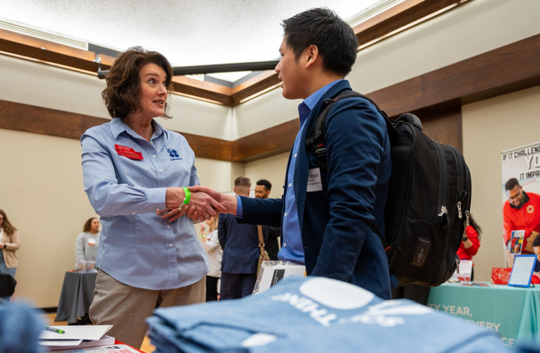 BCTC Career Fair conecta a más de 40 empleadores con estudiantes