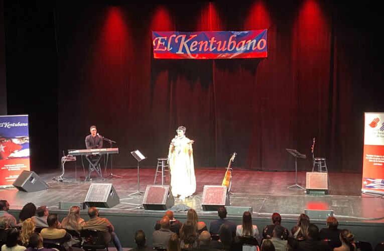 Kentubanos disfrutan evento de lujo con Alexis Valdés