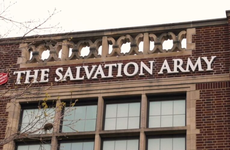 Miembros del Ejército de Salvación de Louisville se dirigen a Florida para ayudar a los que sufren el huracán Ian