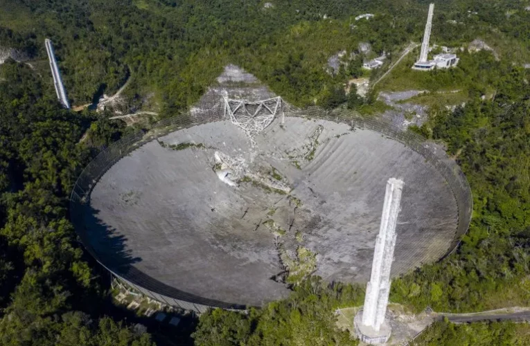 EEUU rechaza reconstruir famoso telescopio de Puerto Rico