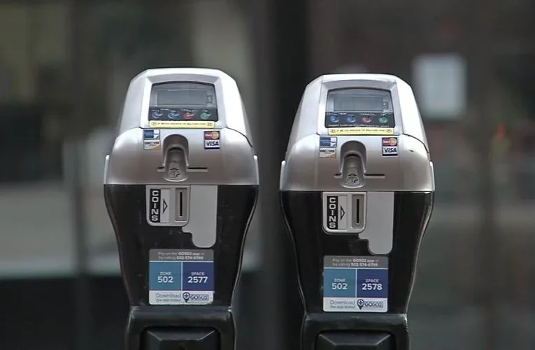 Las tarifas de estacionamiento en Louisville aumentan por primera vez desde 2018.