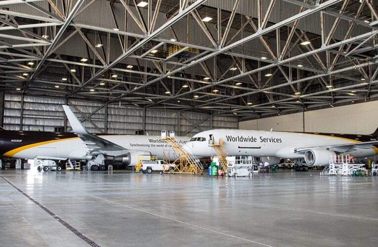 UPS: La construcción del hangar de aviones concluirá en 2023