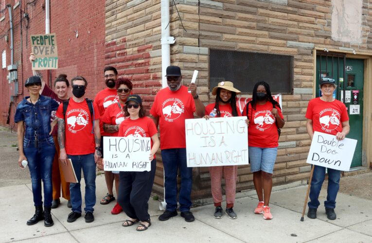El Sindicato de Inquilinos de Louisville se reúne junto a los residentes de Portland para exigir mejores condiciones de vida