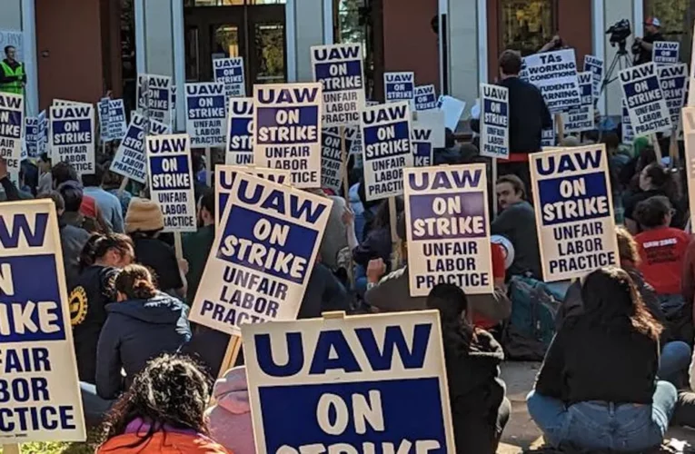 California: miles de empleados en huelga por mejor salario
