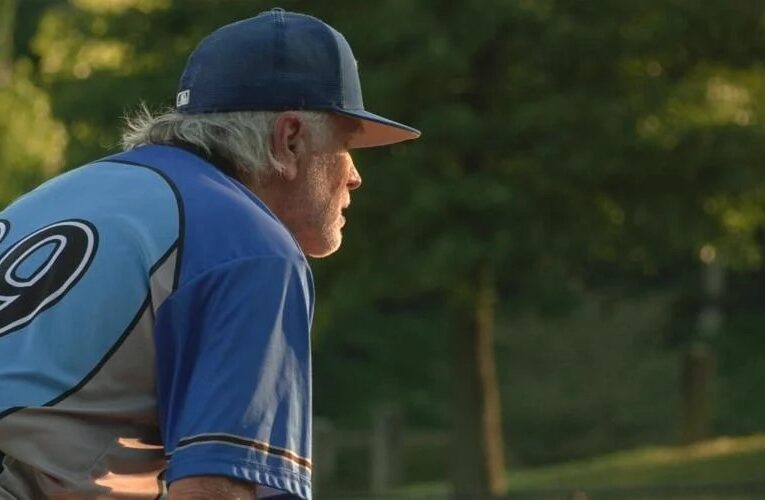 Hombre de 76 años de Louisville establece Récord Guinness de pitcheo