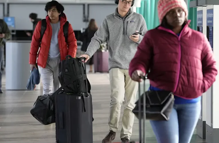 Los viajes de vacaciones cambiaron cuando los meteorólogos advierten sobre un ‘ciclón bomba’