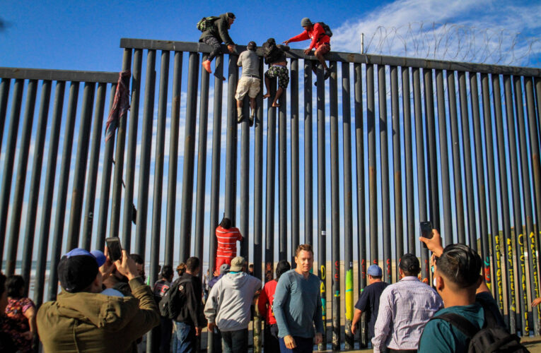 EEUU: La entrada de inmigrantes indocumentados se acerca al 1% de la población