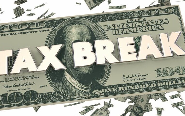 El gobernador de Kentucky firma un proyecto de ley que reduce el impuesto sobre la renta individual a la ley