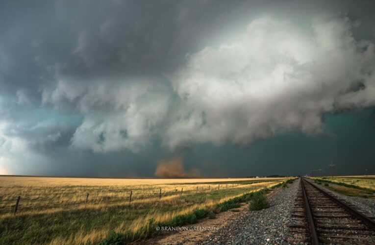 Probabilidad de tormentas fuertes a severas el jueves en el área de Louisville con granizo, tornados posibles