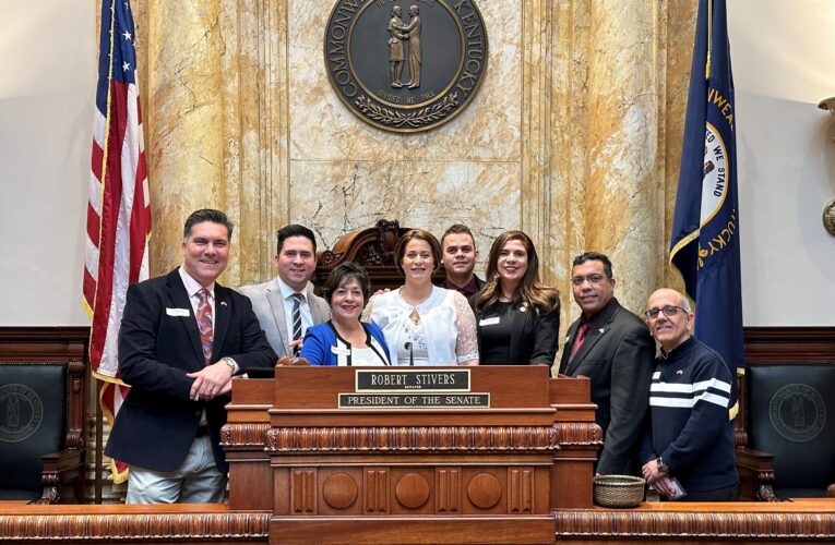 Senado de Kentucky honra labor de la Asociación Cubano Americana de Kentucky