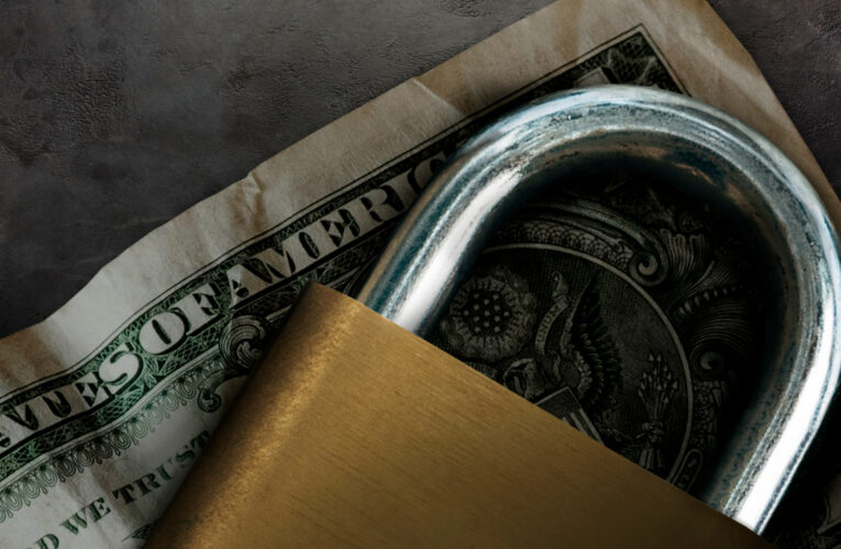 Haga estas tres cosas antes de jubilarse para proteger su dinero