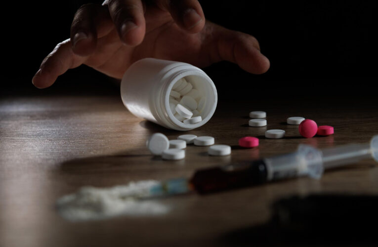 Investigadores de UK publican hallazgos sobre bebés expuestos a opioides en el útero