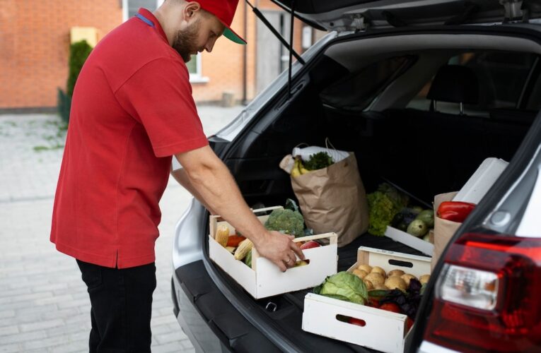 La iglesia ofrece recoger la cuenta del domingo de Pascua del restaurante