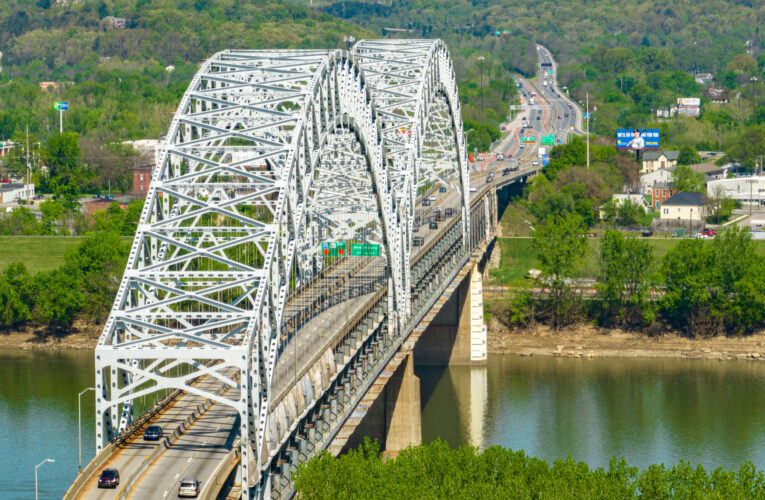 Múltiples cierres de la I-64 a ambos lados del puente Sherman Minton comienzan el viernes