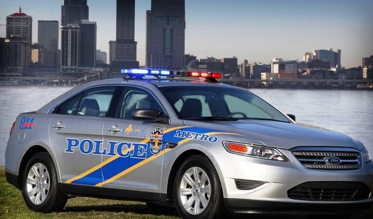 Nombran oficialmente a nuevo jefe de policía en Louisville