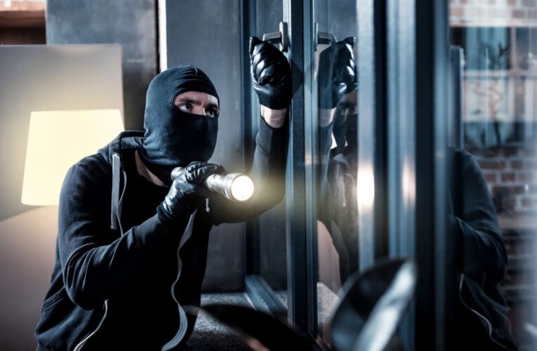 Dueño de un negocio en Louisville pierde miles después de robos consecutivos en sus tiendas