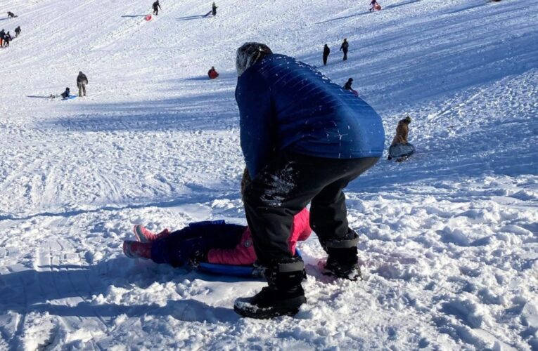 Louisville Parks and Rec designa colinas para trineos para disfrutar de la nieve