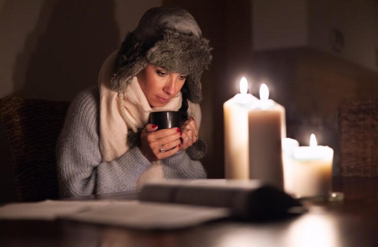 Consejos sobre qué hacer si se corta la electricidad durante un clima helado