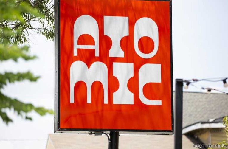 Nuevo club de sonido y patio de juegos celebran su apertura en Highlands