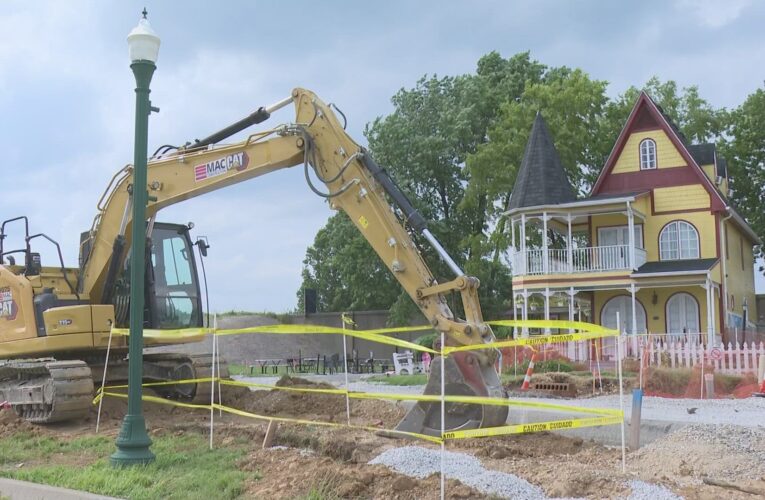 La heladería de Clarksville espera que un nuevo préstamo les ayude a mantenerse a flote a pesar de la construcción cercana