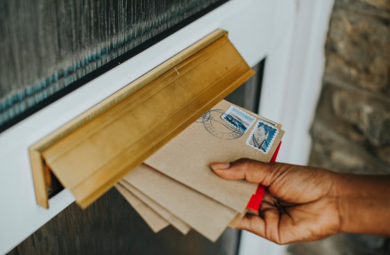 Alerta de seguridad en Louisville sobre ladrones de servicio postal