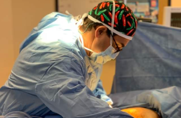 Cirujano de Kentucky, el primero en utilizar el nuevo implante mamario Motiva