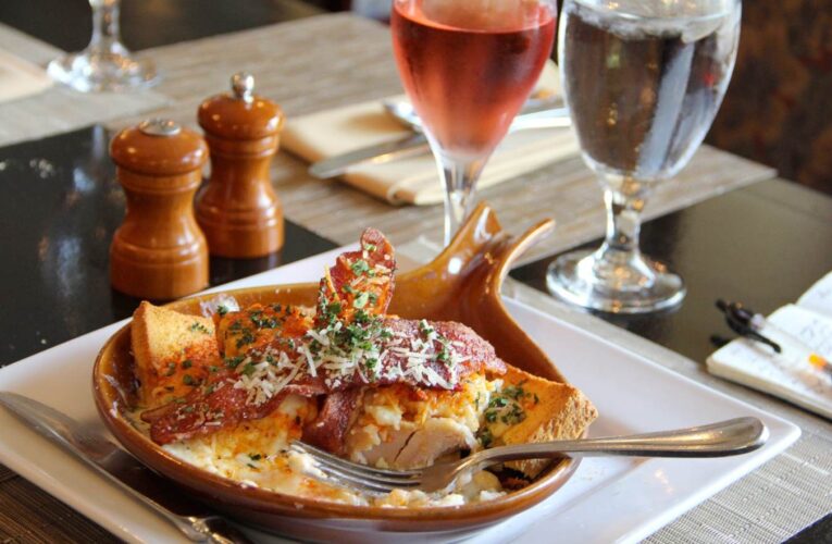 El hotel Ashbrook relanza su restaurante de Frankfort como Field Note.