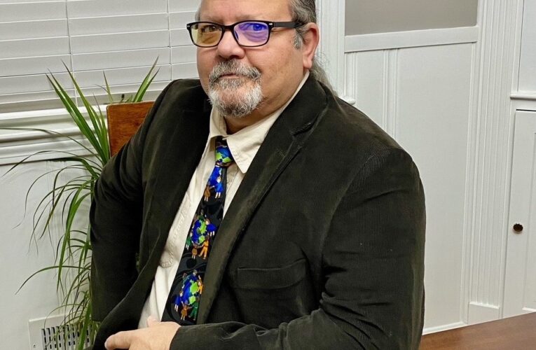 Rostros locales: Braulio Mesa, una historia de éxito y superación como inmigrante y educador