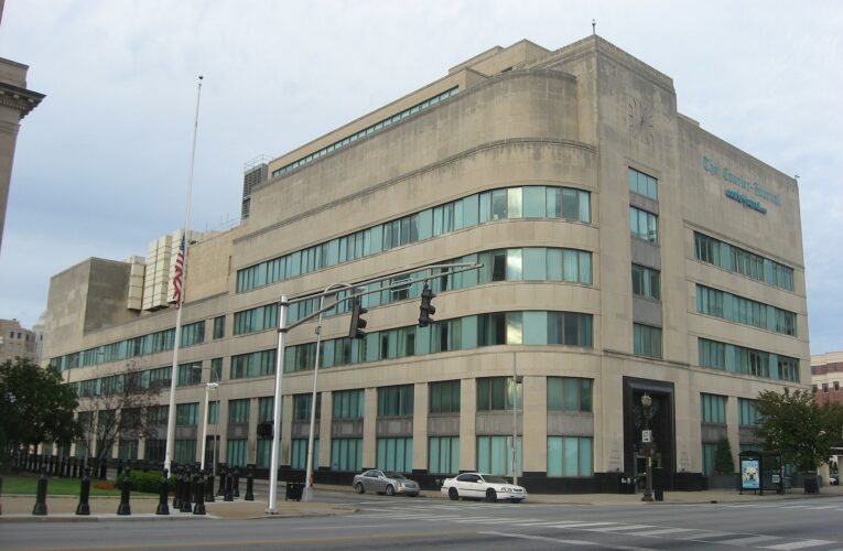 El edificio del Courier Journal en el centro de Louisville será subastado proximamente