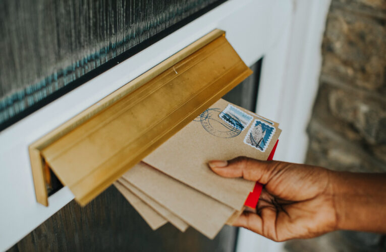 El Servicio Postal de EEUU busca aumentar el costo de un sello de primera clase