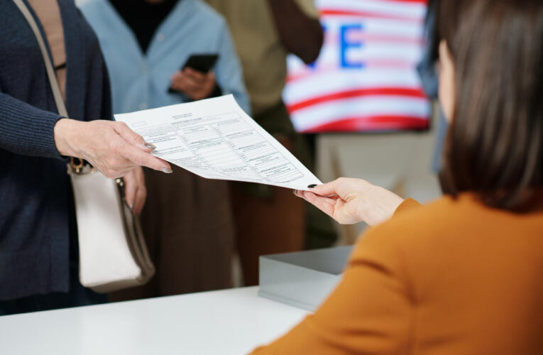 Más kentuckianos se registran bajo “otros” partidos