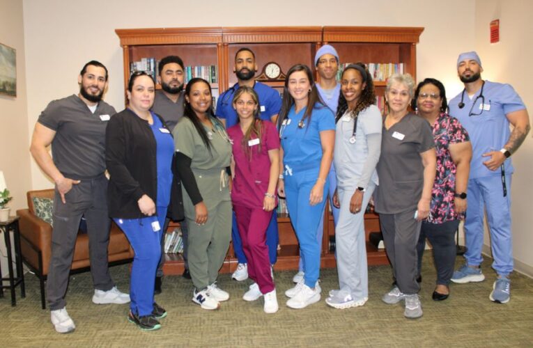 Rostros locales: Orgullo latino en la atención de salud, el equipo de Regency Nursing and Rehabilitation Center