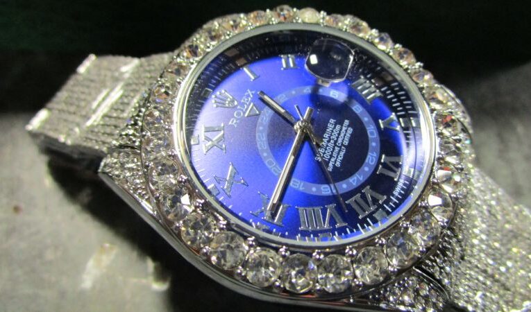 La Aduana de EE. UU. incauta 1,3 millones de dólares en relojes Rolex falsificados en el puerto de Louisville.