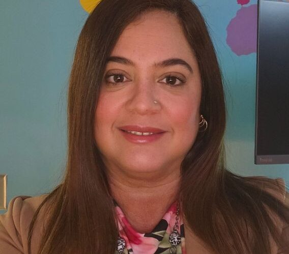 Rostros locales: Gretel Osborne-Góngora, un rostro clave en la asistencia lingüística del distrito escolar