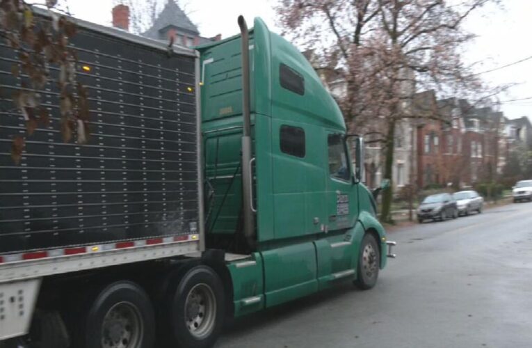 Los residentes expresan su preocupación por los camiones grandes en las calles del vecindario en Louisville