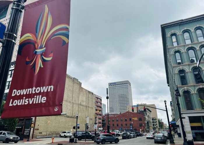 La calle Main en el centro de Louisville se convierte a doble sentido esta semana