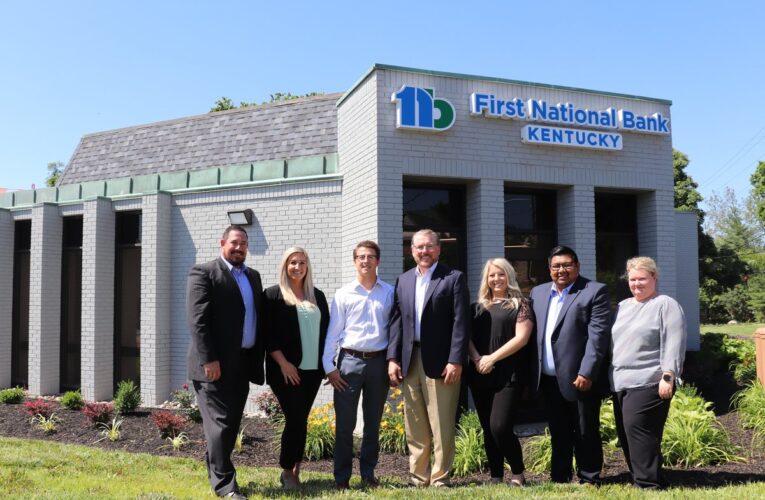 First National Bank abre su primer centro bancario en el norte de Kentucky.
